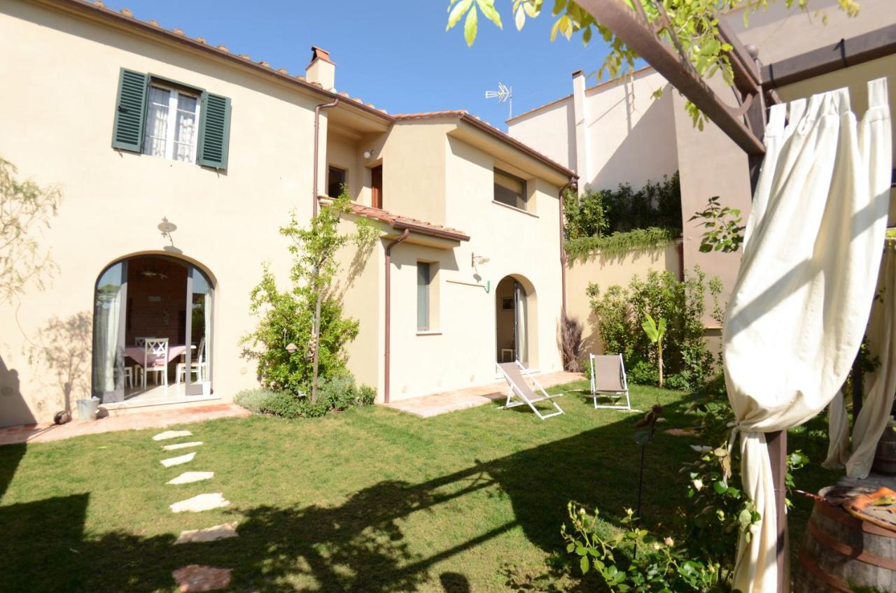 Al Colle Di Lari Villa Luaran gambar