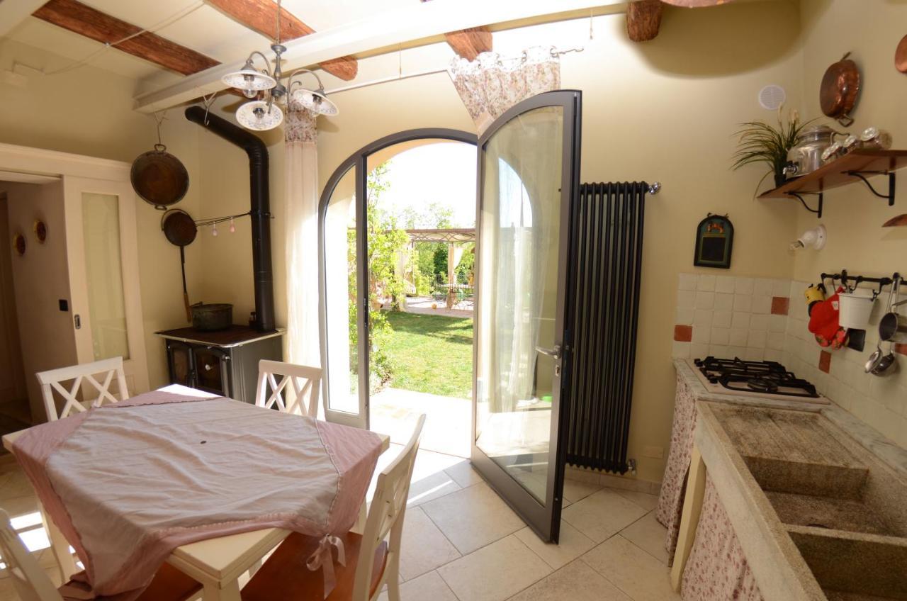 Al Colle Di Lari Villa Luaran gambar