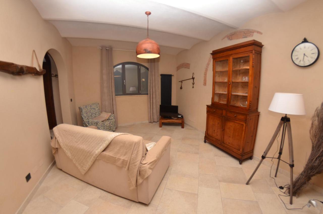 Al Colle Di Lari Villa Luaran gambar