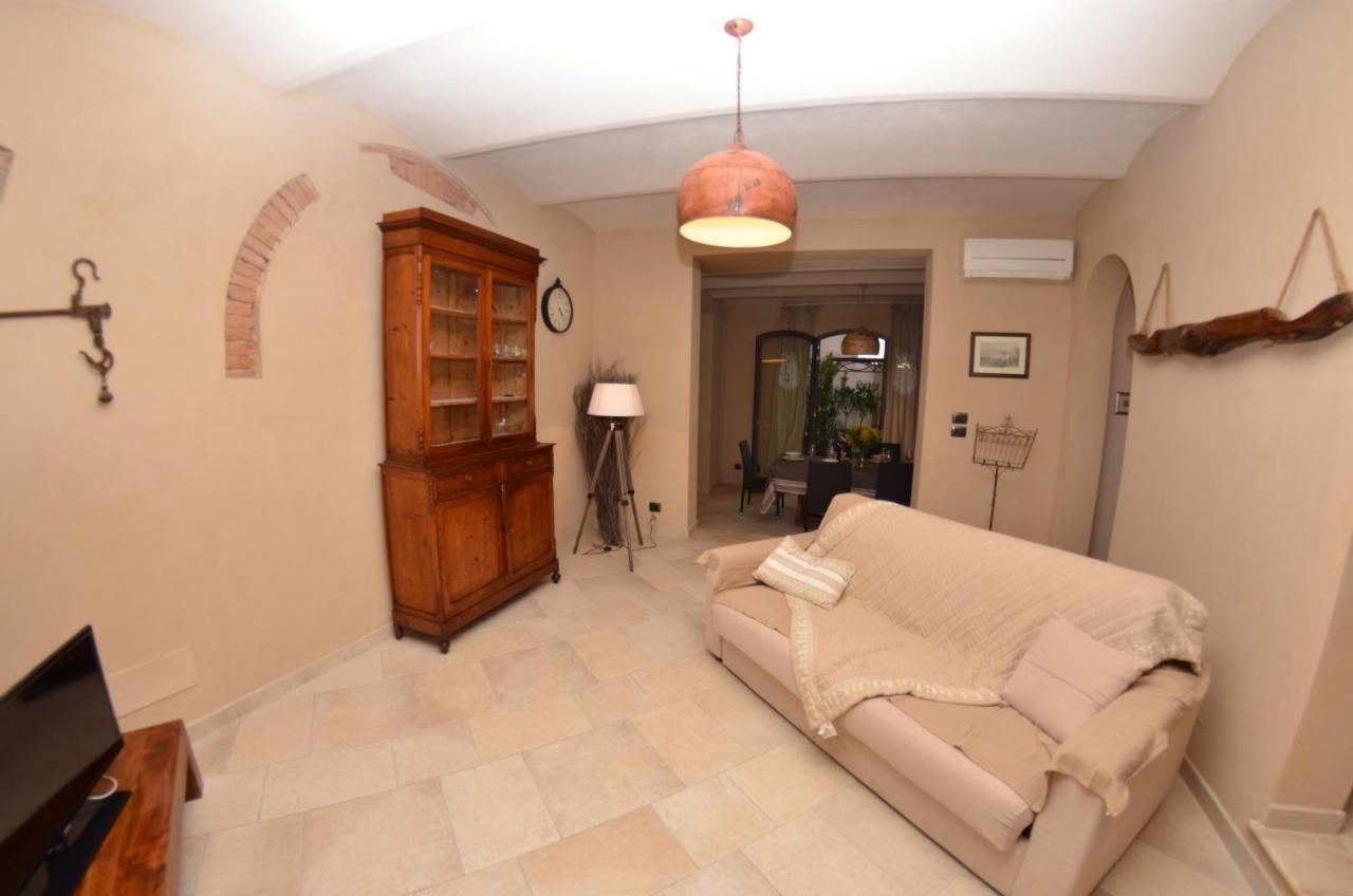 Al Colle Di Lari Villa Luaran gambar
